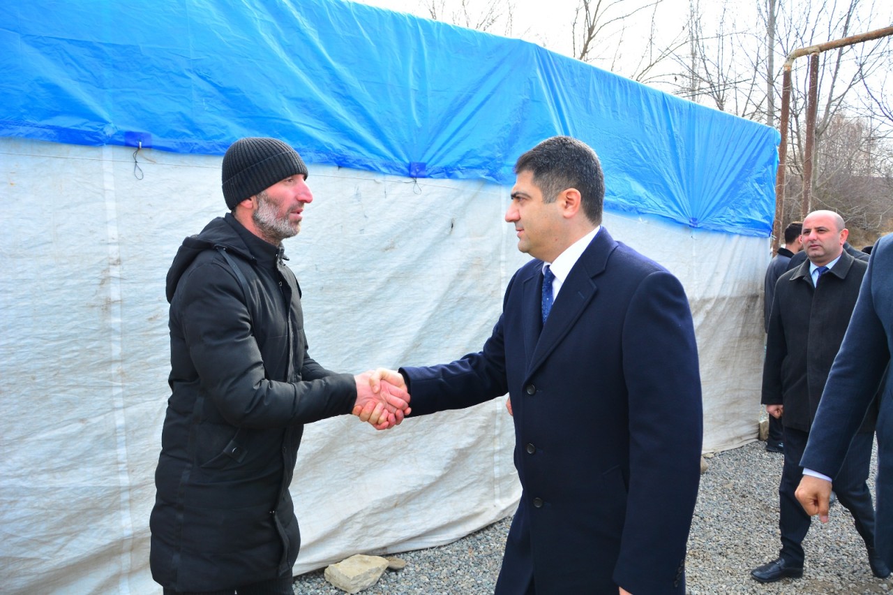 Seymur Orucov şəhid atasının yas mərasimində iştirak edib - FOTOLAR
